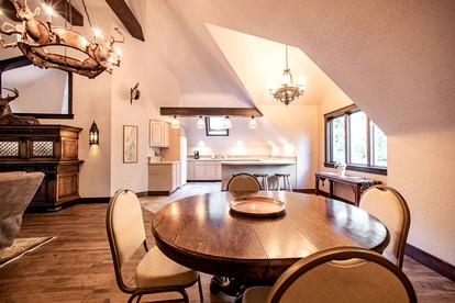 Castle Gatehouse Rental for a Unique Getaway near Bolton Landing, New York - Bolton , New York - glamping.directory