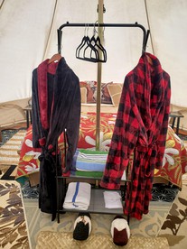Rainforest Farm Glamping near Hawaii Volcanoes National Park for the Ultimate Outdoor Adventure - Volcano, Hawaii - glamping.directory