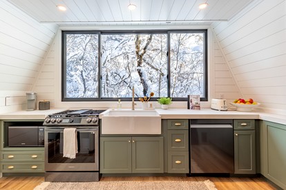 Lovely Secluded A-frame with Hot-tub in Sundance, Utah - Sundance, Utah - glamping.directory