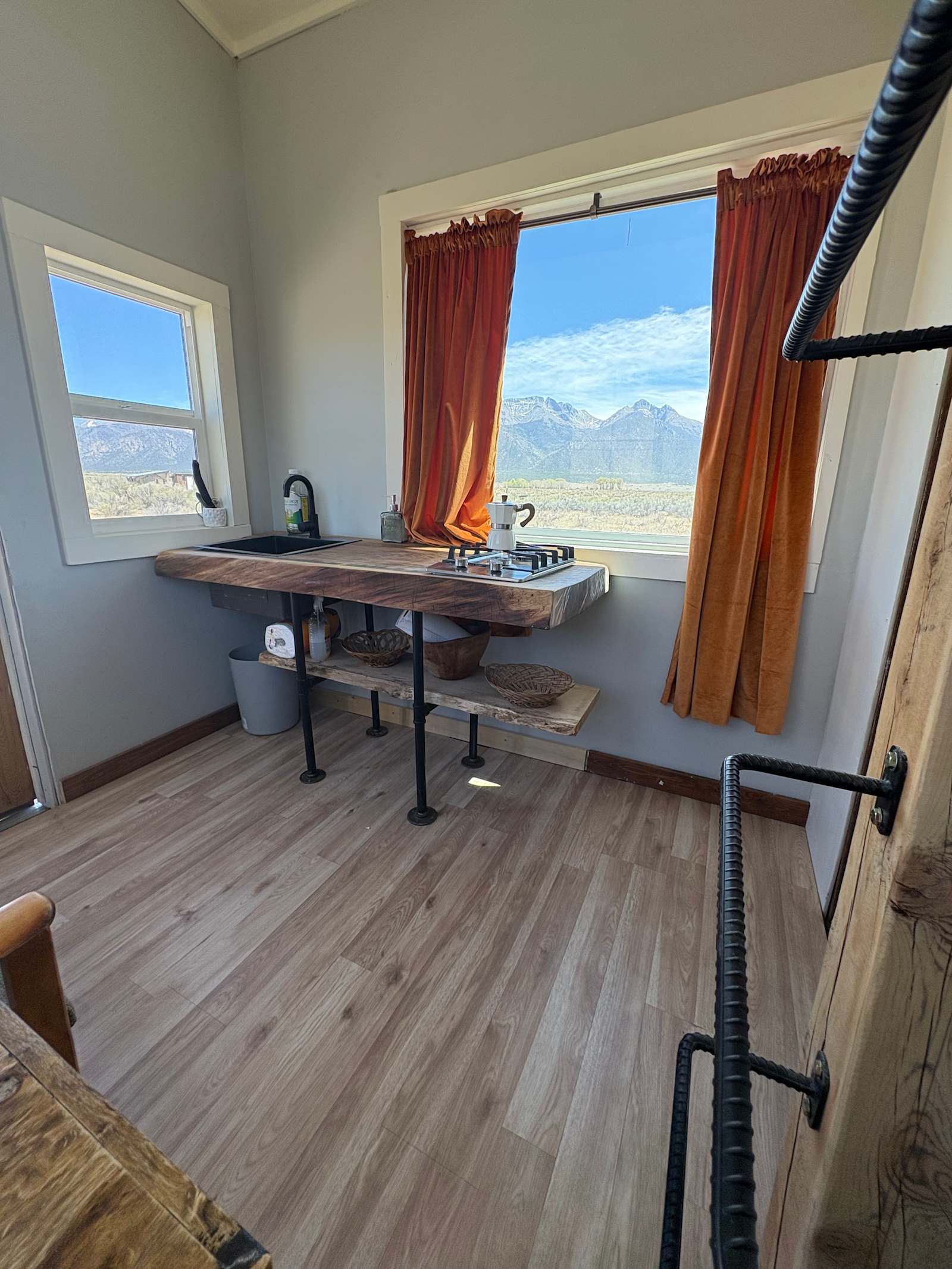 Little Cabin Under Big Stars - Crestone, Colorado - glamping.directory