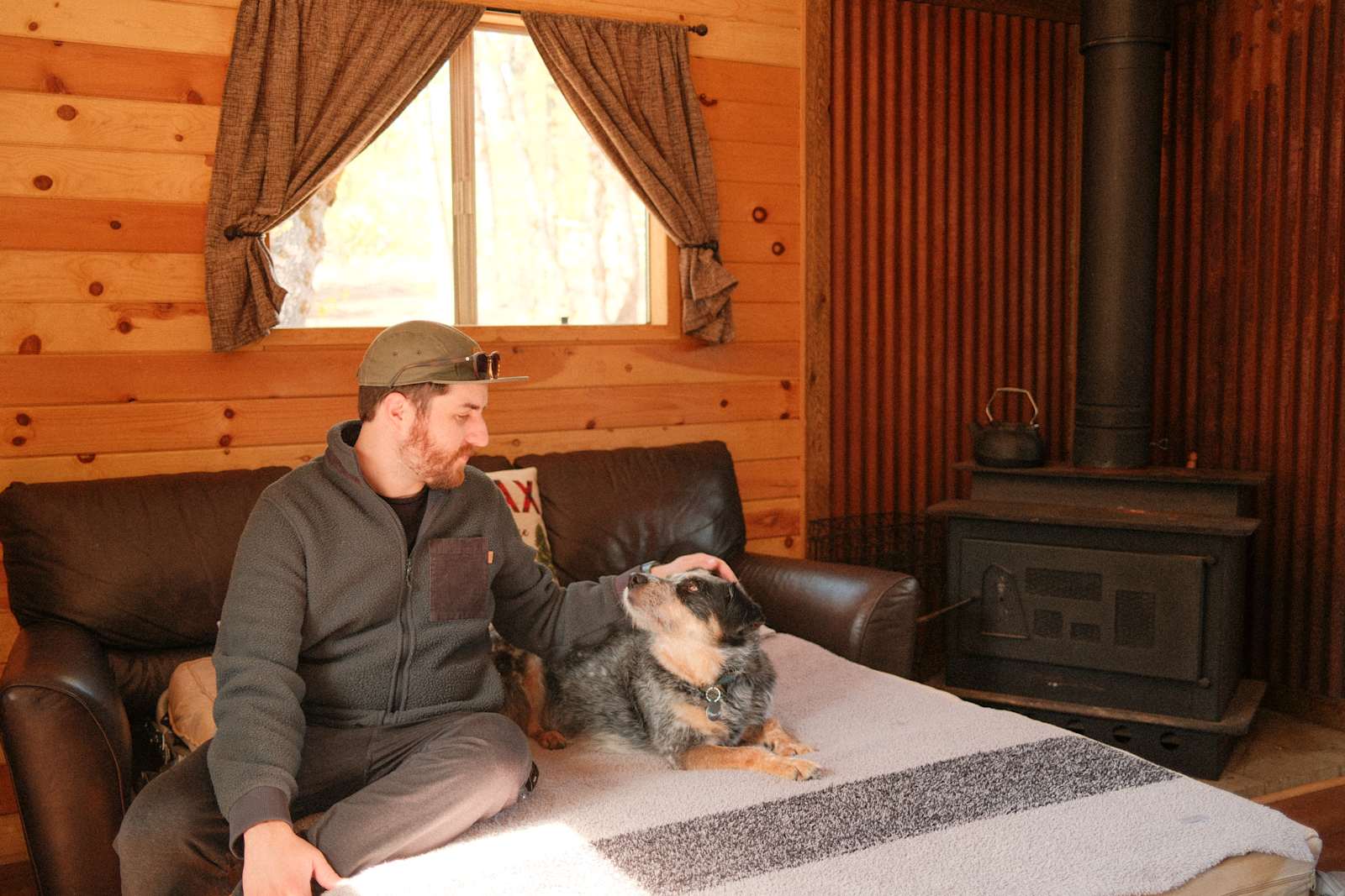 Lazy Bear Cabin - Alta, California - glamping.directory