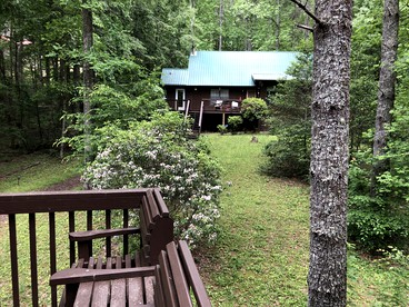 Wonderful Tree House Getaway on the Toccoa River, for Glamping in Suches, Georgia - Suches, Georgia - glamping.directory