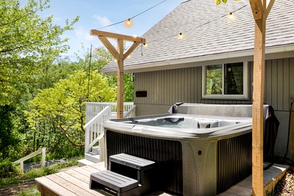 Quiet and Dog-Friendly Cabin with Hot Tub, Fire Pit, Grill, Playset and Amazing Views of Shenandoah Valley - Fun for the Entire Family in Basye, VA - Basye, Virginia - glamping.directory