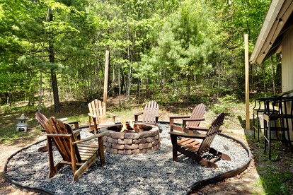 Quiet and Dog-Friendly Cabin with Hot Tub, Fire Pit, Grill, Playset and Amazing Views of Shenandoah Valley - Fun for the Entire Family in Basye, VA - Basye, Virginia - glamping.directory