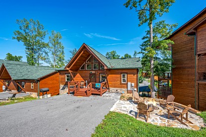 Cozy Cabin Glamping Rental in Gatlinburg, for Memorable Escapes to the Mountains - Gatlinburg, Tennessee - glamping.directory