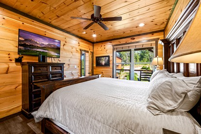 Cozy Cabin Glamping Rental in Gatlinburg, for Memorable Escapes to the Mountains - Gatlinburg, Tennessee - glamping.directory