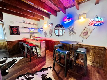 The Ultimate Nature Escape: Amazing Cabin with a Hot Tub in Big Bear Lake, California - Big Bear Lake, California - glamping.directory