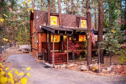 Relax in Style: Cabin with Hot Tub in Scenic Big Bear Lake, California - glamping.directory