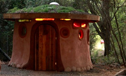 Unique Glamping Hobbit Hut at Spiritual Retreat near San Francisco, California - Geyserville, California - glamping.directory