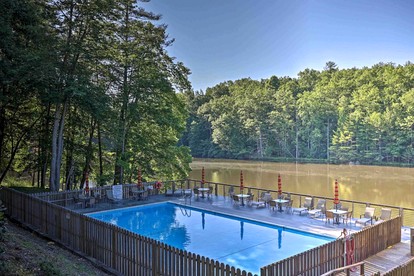 Modern Chic Cabin with Game Room and Hiking Trails in North Carolina - Deep Gap, North Carolina - glamping.directory