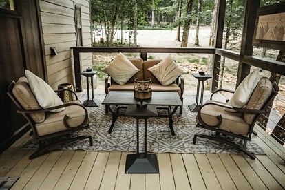 Leprechaun Lodge at The Retreat at Deer Lick Falls in Tennessee - Monteagle, Tennessee - glamping.directory