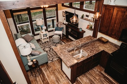 Leprechaun Lodge at The Retreat at Deer Lick Falls in Tennessee - Monteagle, Tennessee - glamping.directory
