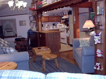 Large Vacation Rental on Arcadia Lake in Belchertown, Massachusetts - Belchertown, Massachusetts - glamping.directory