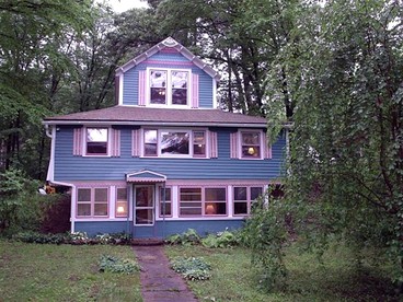 Large Vacation Rental on Arcadia Lake in Belchertown, Massachusetts - glamping.directory