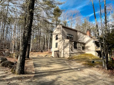 Splendid Cabin Retreat with Game Room, Gym and Spa in New Hampshire - North Conway, New Hampshire - glamping.directory