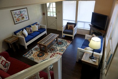 Gorgeous Log Cabin Rental near Nacogdoches for a Texas Family Vacation - Nacogdoches, Texas - glamping.directory