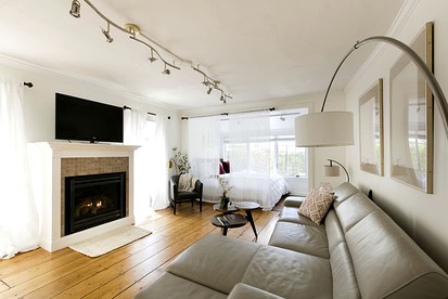 Luxury Suite Rental with Private Hot Tub in Woodstock, New York - Woodstock, New York - glamping.directory
