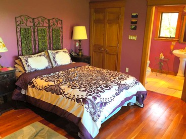 Romantic Mountain Vacation Rental with Breathtaking Views near Pittsburgh, Pennsylvania - Mill Run, Pennsylvania - glamping.directory