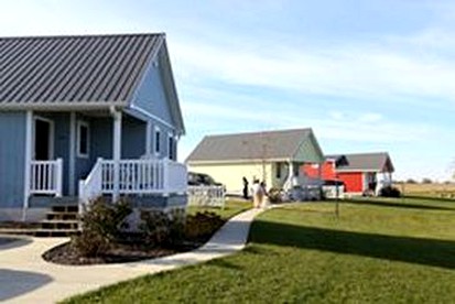 Two-Bedroom Countryside Getaway on a Rustic Retreat in Northern Missouri - Lawson, Missouri - glamping.directory