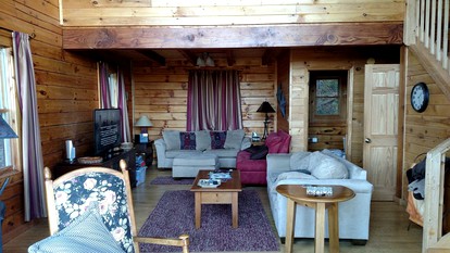 Log Cabin Rental with Appalachian Mountain Views in Boone, North Carolina - Boone, North Carolina - glamping.directory