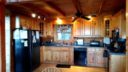 Log Cabin Rental with Appalachian Mountain Views in Boone, North Carolina - Boone, North Carolina - glamping.directory