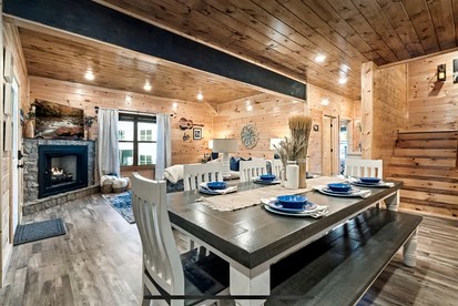 Modern Cabin Retreat with Hot Tub & Game Loft in Pigeon Force, Tennessee - Pigeon Forge, Tennessee - glamping.directory