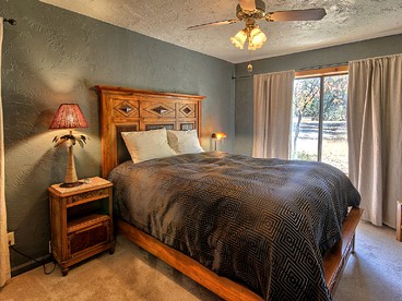 Cozy Log Cabin near Yosemite National Park in California - Mariposa, California - glamping.directory