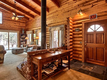 Cozy Log Cabin near Yosemite National Park in California - Mariposa, California - glamping.directory