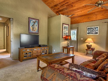 Cozy Log Cabin near Yosemite National Park in California - Mariposa, California - glamping.directory