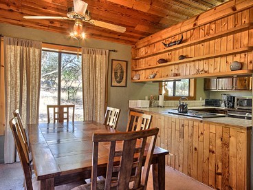 Cozy Log Cabin near Yosemite National Park in California - Mariposa, California - glamping.directory