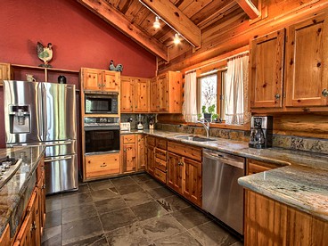 Cozy Log Cabin near Yosemite National Park in California - Mariposa, California - glamping.directory