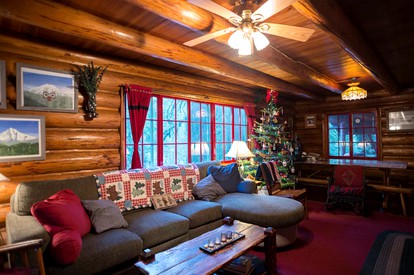 Romantic Log Cabin Rental with Hot Tub near Mount Hood, Oregon - Rhododendron, Oregon - glamping.directory