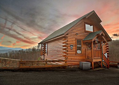 Enchanting Log Cabin Accommodation with a Private Hot Tub in Sevierville, Tennessee - glamping.directory