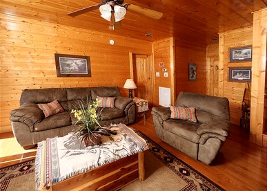 Enchanting Log Cabin Accommodation with a Private Hot Tub in Sevierville, Tennessee - Sevierville, Tennessee - glamping.directory