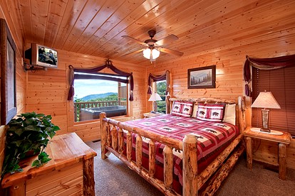 Enchanting Log Cabin Accommodation with a Private Hot Tub in Sevierville, Tennessee - Sevierville, Tennessee - glamping.directory