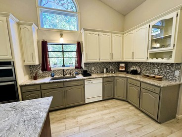 Peaceful Family Retreat with Game Room and Fire Pit near Lakes and Golf Courses in Hot Springs Village, Arkansas - Hot Springs Village, Arkansas - glamping.directory