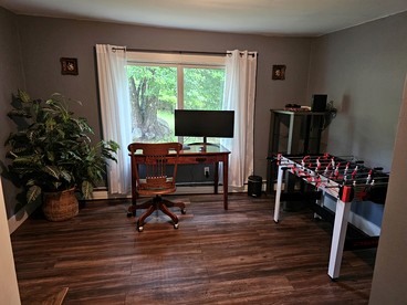 Charming Woodland Cottage with Hiking Trails near Great Sacandaga Lake – Close to Saratoga Springs, NY - Hadley, New York - glamping.directory