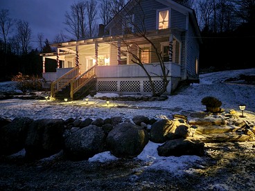 Charming Woodland Cottage with Hiking Trails near Great Sacandaga Lake – Close to Saratoga Springs, NY - glamping.directory