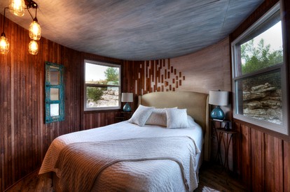 Stunning Tree House near Austin, Texas - Spicewood, Texas - glamping.directory