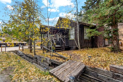 Family-Friendly Mountain Cabin with Hot Tub near Estes Park & Rocky Mountain National Park, Ferncliff Colorado - glamping.directory