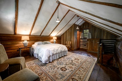 Perfect Couple's or Solo Getaway: 1840s Log Cabin, Claxton, GA - Claxton, Georgia - glamping.directory