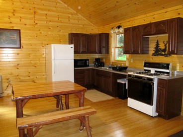 Wheelchair Accessible Glamping Cabin near Cook Forest State Park, Pennsylvania - Clarington, Pennsylvania - glamping.directory
