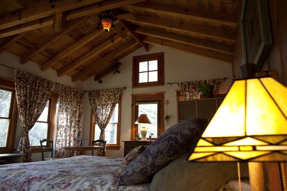 Charming Cabin Rental with Modern Fixtures near Yosemite National Park, California - Oakhurst, California - glamping.directory