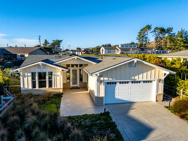 Magnificent Cottage Close to Lake with Hot-tub in Bodega Bay, California - glamping.directory