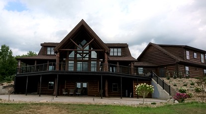 Stunning Private Cabin Getaway with Gorgeous Fireplace near Quincy, Illinois - Loraine, Illinois - glamping.directory