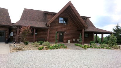 Stunning Private Cabin Getaway with Gorgeous Fireplace near Quincy, Illinois - Loraine, Illinois - glamping.directory