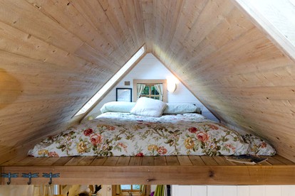 Adorable Rural Tiny House Rental on the Puget Sound in Olympia, Washington - Olympia, Washington - glamping.directory