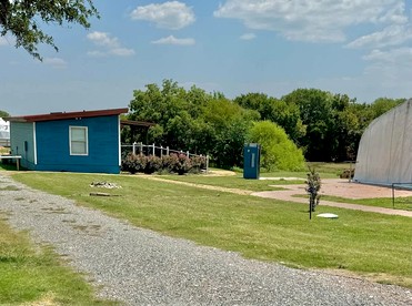 Charming Cabin with Pond Retreat Near Lake Texoma, Denison TX - Denison, Texas - glamping.directory