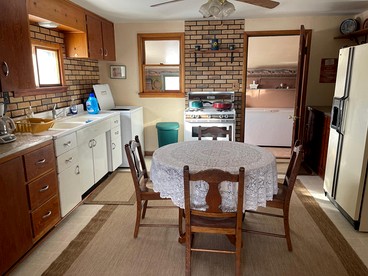 Cozy Cottage Rental for Six on a Working Ranch in Crawford, Nebraska - Crawford, Nebraska - glamping.directory