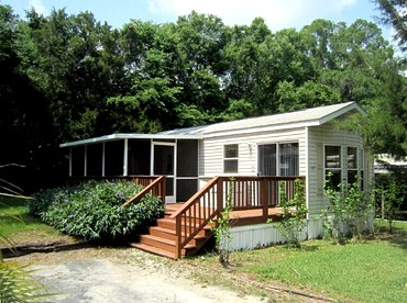 Four Person Cabin with Lofted Interior in Inverness, Florida - Inverness, Florida - glamping.directory